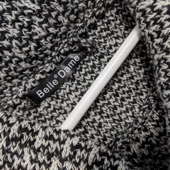 Short sleeve warm shrugg/Poncho - Picture 4 of 4